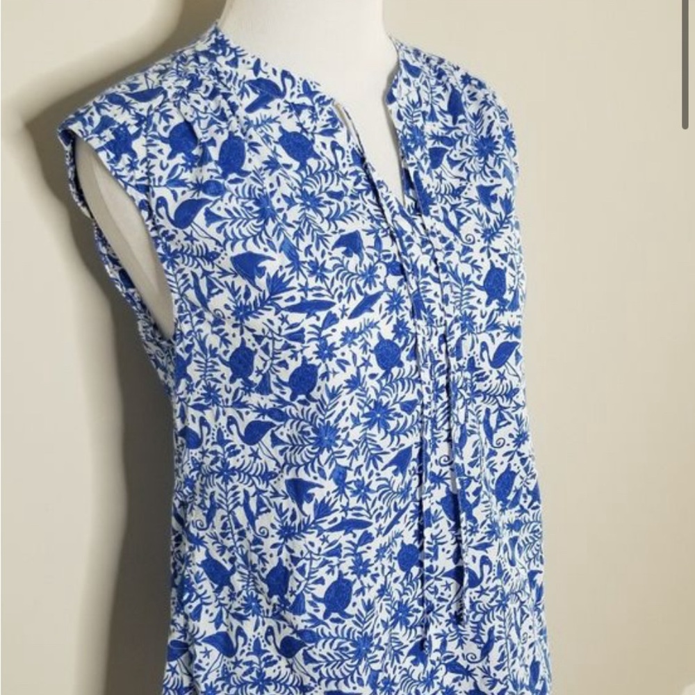 Vineyard Vines turtle & flamingo print sleeveless top.t